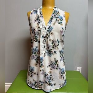 Dynamite Floral Sleeveless Top - White and Blue
